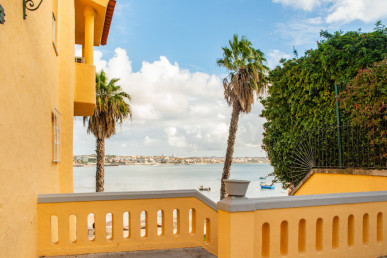 5 bedroom villa with garden, swimming pool and parking in Estoril, Property for sale in Cascais e Estoril, Cascais, DL35009