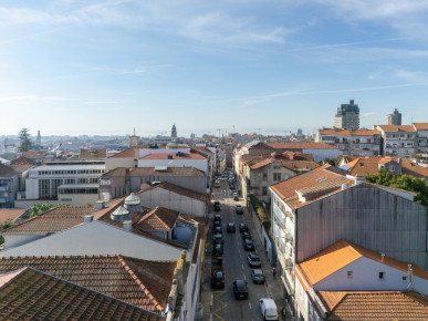 1+1 bedroom flat with garden in downtown Porto, Property for sale in Cedofeita, Santo Ildefonso, Sé, Miragaia, São Nicolau e Vitória, Porto, DL36301
