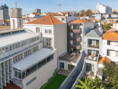 1+1 bedroom flat with garden in downtown Porto, Property for sale in Cedofeita, Santo Ildefonso, Sé, Miragaia, São Nicolau e Vitória, Porto, DL36301