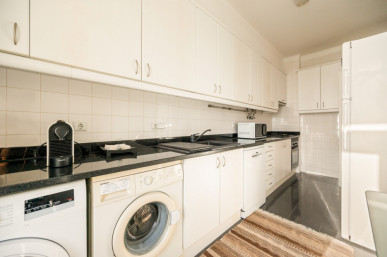 3 bedroom duplex flat, with 2 parking spaces, Monte Estoril, Property for sale in Cascais e Estoril, Cascais, DL35793