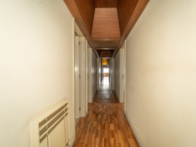 6 bedroom flat for renovation in the centre of Porto, Property for sale in Cedofeita, Santo Ildefonso, Sé, Miragaia, São Nicolau e Vitória, Porto, DL35801