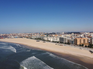 Studio Duplex with garden and balcony, in Matosinhos, Property for sale in Matosinhos e Leça da Palmeira, Matosinhos, DL35806