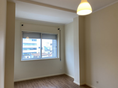 2 bedroom flat with balcony, garage, next to Casa da Música, Property for sale in Cedofeita, Santo Ildefonso, Sé, Miragaia, São Nicolau e Vitória, Porto, DL36104