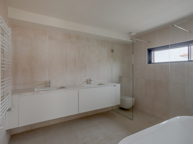 4 bedroom villa, fully renovated, in Cascais, Property for sale in Cascais e Estoril, Cascais, DL36490