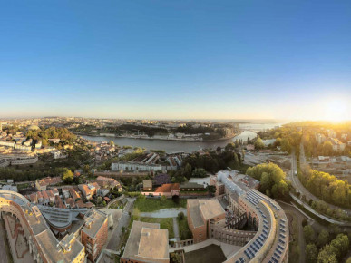 2 bedroom flat with garden and 2 parking spaces in Porto, Property for sale in Lordelo do Ouro e Massarelos, Porto, DL36001