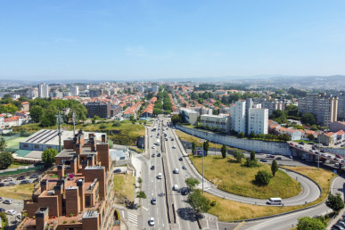 2 bedroom flat with balcony and 2 parking spaces, Property for sale in Lordelo do Ouro e Massarelos, Porto, DL36002