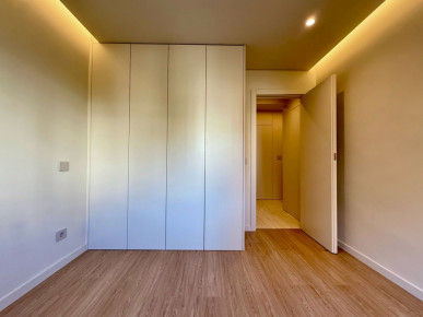 Refurbished 2 bedroom flat with equipped kitchen, in Monte Estoril, Property for sale in Cascais e Estoril, Cascais, DL36100