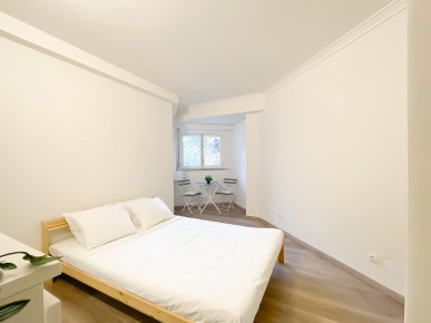 Fully renovated 2 bedroom flat with AL license, in Jamor, Property for sale in Algés, Linda-a-Velha e Cruz Quebrada-Dafundo, Oeiras, DL36108