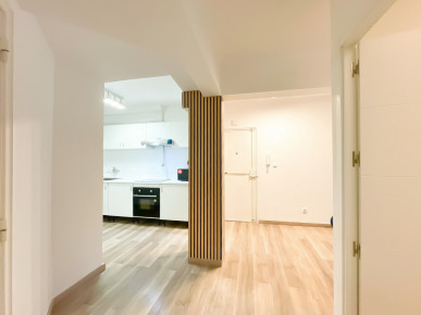 Fully renovated 2 bedroom flat with AL license, in Jamor, Property for sale in Algés, Linda-a-Velha e Cruz Quebrada-Dafundo, Oeiras, DL36108
