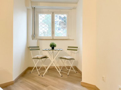 Fully renovated 2 bedroom flat with AL license, in Jamor, Property for sale in Algés, Linda-a-Velha e Cruz Quebrada-Dafundo, Oeiras, DL36108