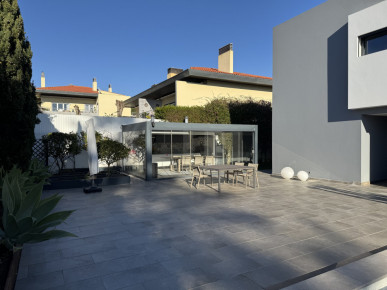 5 bedroom villa, in a luxury condominium, in Estoril, Cascais, Property for sale in Cascais e Estoril, Cascais, DL36381