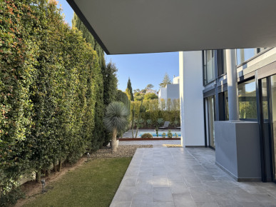 5 bedroom villa, in a luxury condominium, in Estoril, Cascais, Property for sale in Cascais e Estoril, Cascais, DL36381