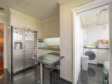 3 bedroom flat, with balcony and garage, in Foz do Douro, Property for sale in Aldoar, Foz do Douro e Nevogilde, Porto, DL36258