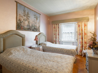 3 bedroom villa with sea view, located in Sintra, Property for sale in Colares, Sintra, DL36259