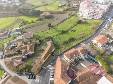 Farm with land, for recovery, in Santegãos, Property for sale in Rio Tinto, Gondomar, DL36350