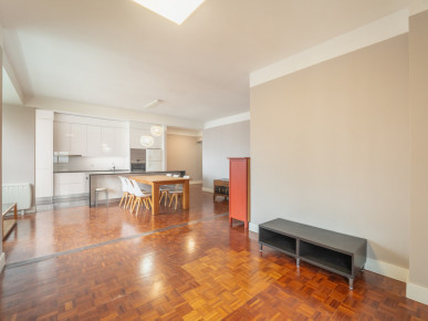 3 bedroom flat, with sea view, in Praça da Pedra Verde, Property for sale in Aldoar, Foz do Douro e Nevogilde, Porto, DL36390