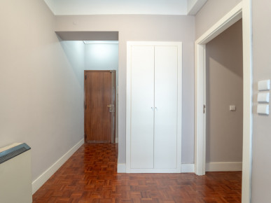 3 bedroom flat, with sea view, in Praça da Pedra Verde, Property for sale in Aldoar, Foz do Douro e Nevogilde, Porto, DL36390
